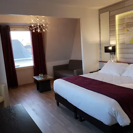 Western & Pau Aeroport 4*