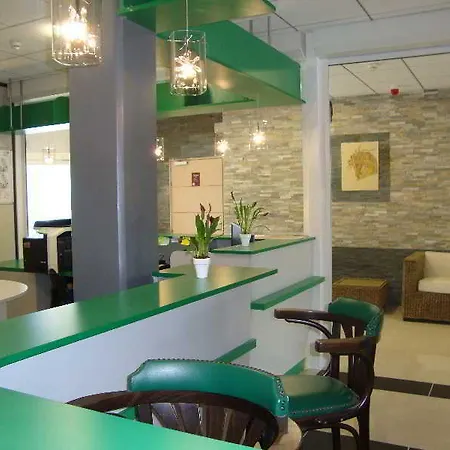 Western & Pau Aeroport 酒店