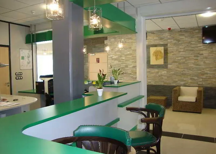 Western & Pau Aeroport Hotel