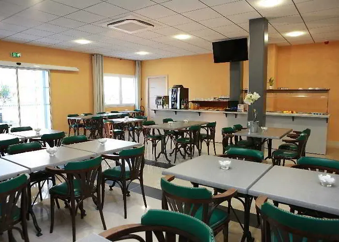 Western & Pau Aeroport Hotel 4*